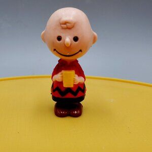 Vintage Charlie Brown Peanuts Gang Pvc Figure Red Zig Zag Shirt 2" Hong Kong